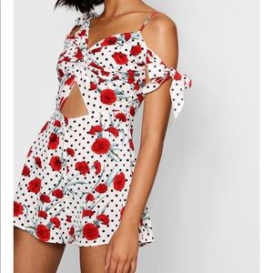 BOOHOO FLORAL ROMPER